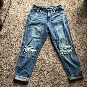 Medium wash distressed mom jean